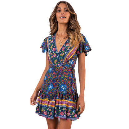 Robe portefeuille pour femmes avec design floral et détails volants Chic und Stil