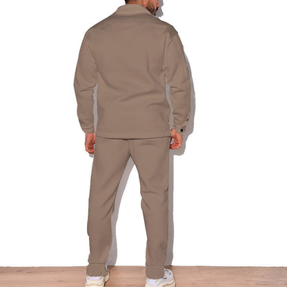 Casual men's set consisting of a shirt and jogger pants Chic und Stil