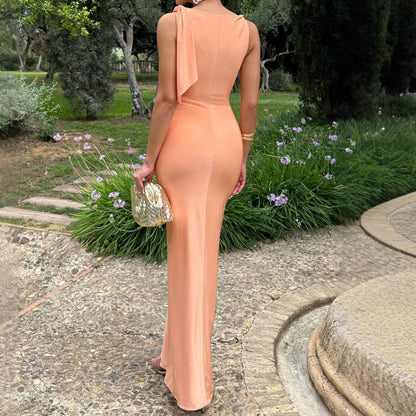 Dames Robe maxi élégante avec bretelle asymétrique et coupe ajustée Chic und Stil
