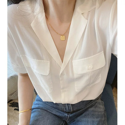 Chemisier à manches courtes pour femmes avec poches poitrine Chic und Stil