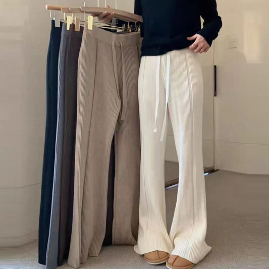 Ladies Comfortable Pleated Trousers with Elastic Waist and Wide Leg Chic and Style