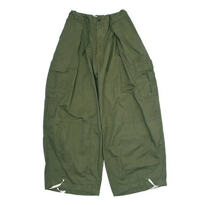 Cargo pants for women with elastic waist and practical side pockets Chic and Style