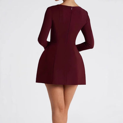 Femmes Robe mini élégante avec décolleté carré et manches évasées Chic und Stil