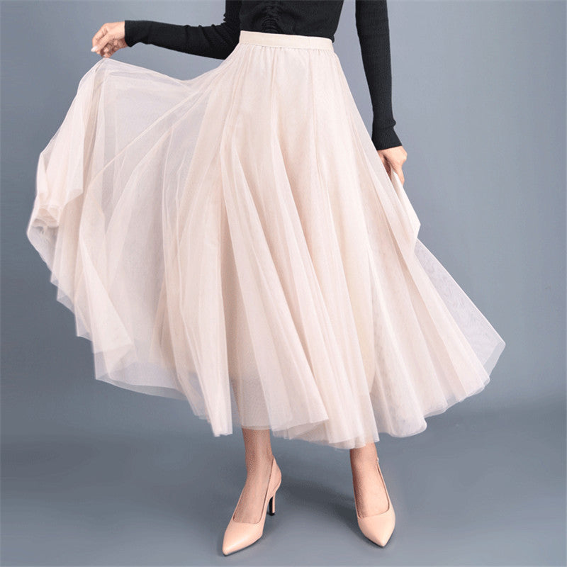 Elegant tulle skirt for women with voluminous cut and elastic waist Chic und Stil