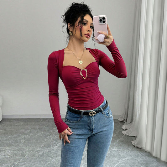 Body ajusté pour femmes avec un élégant décolleté en cœur et des détails drapés Chic & Stil