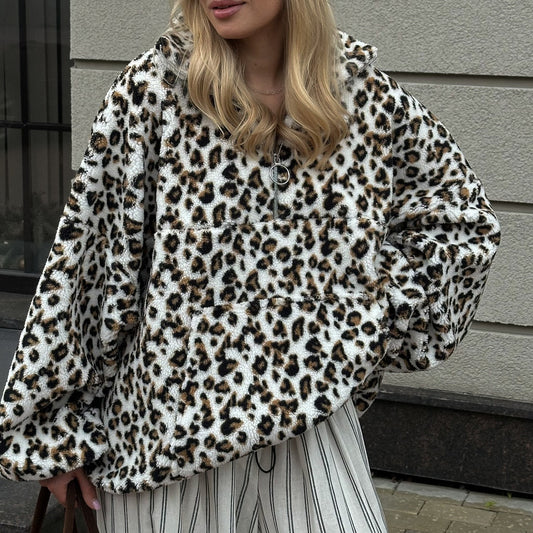 Dames Hoodie doux en motif léopard Chic und Stil