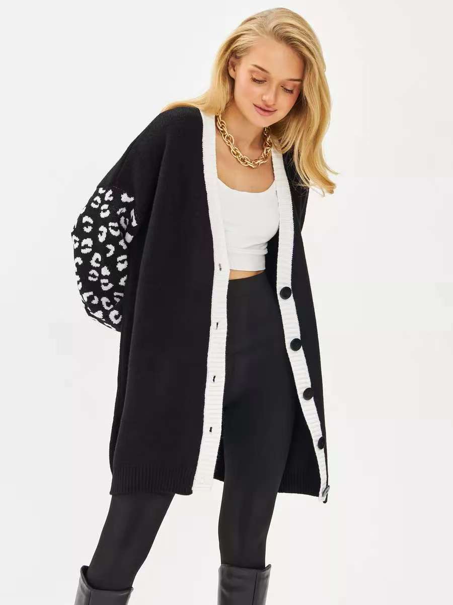 Dames Cardigan tendance avec motif animal et détails de boutons Chic und Stil