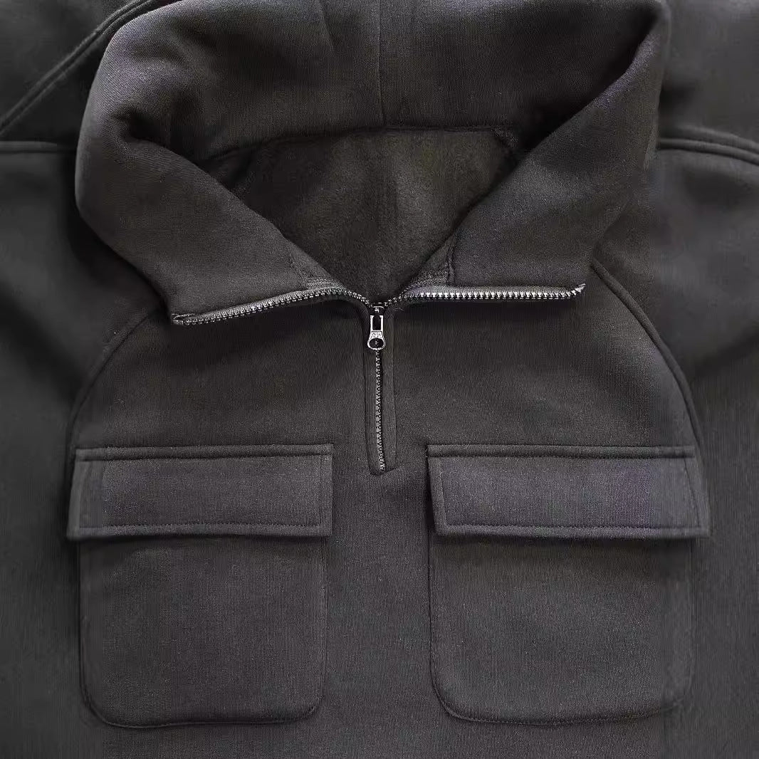 Outdoor pullover for men with practical pockets and high collar Chic and Style