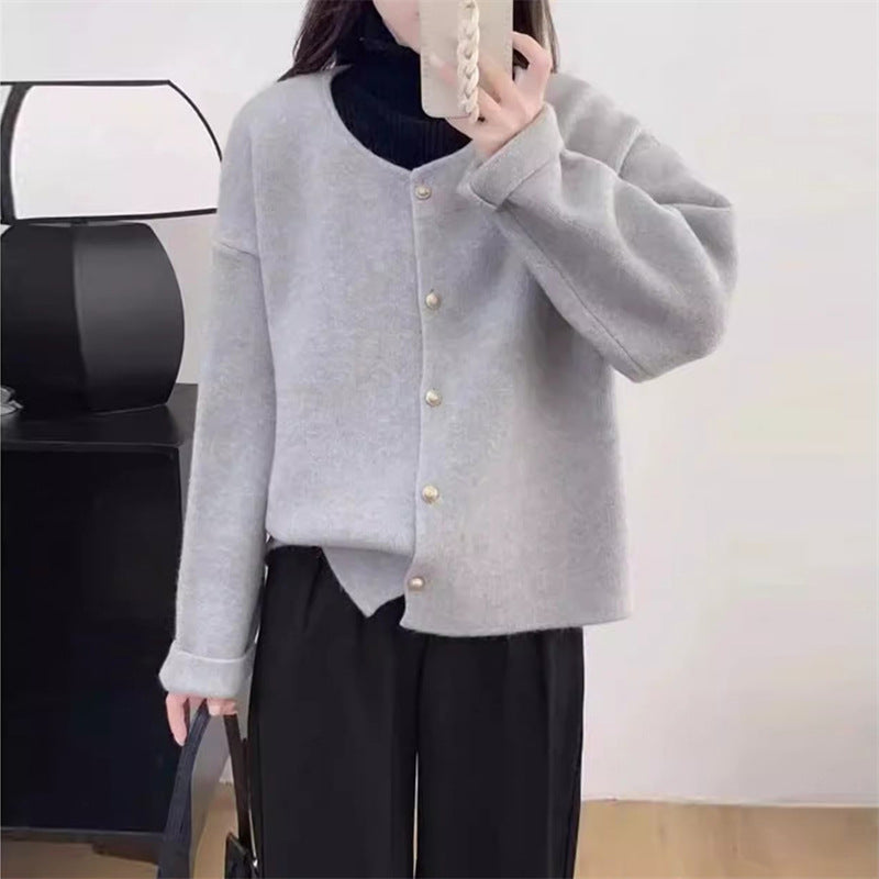 Cardigan en tricot douillet pour femmes avec de jolis boutons et une coupe ample Chic und Stil