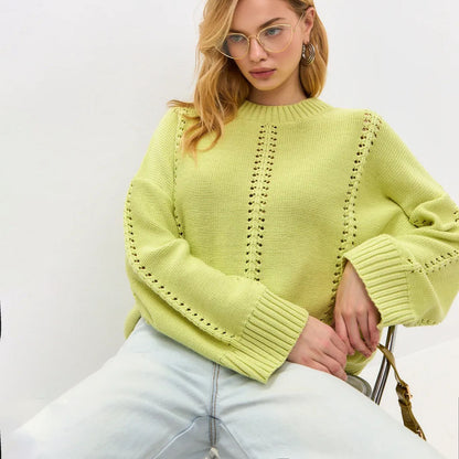 Pull en tricot surdimensionné pour femmes avec une structure aérienne et des détails particuliers Chic und Stil