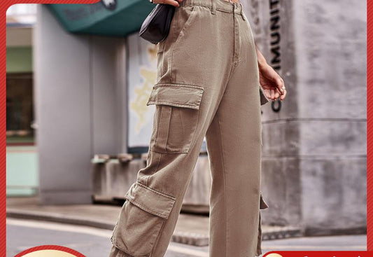 Cargo pants for women with an innovative cut and practical pockets Chic und Stil