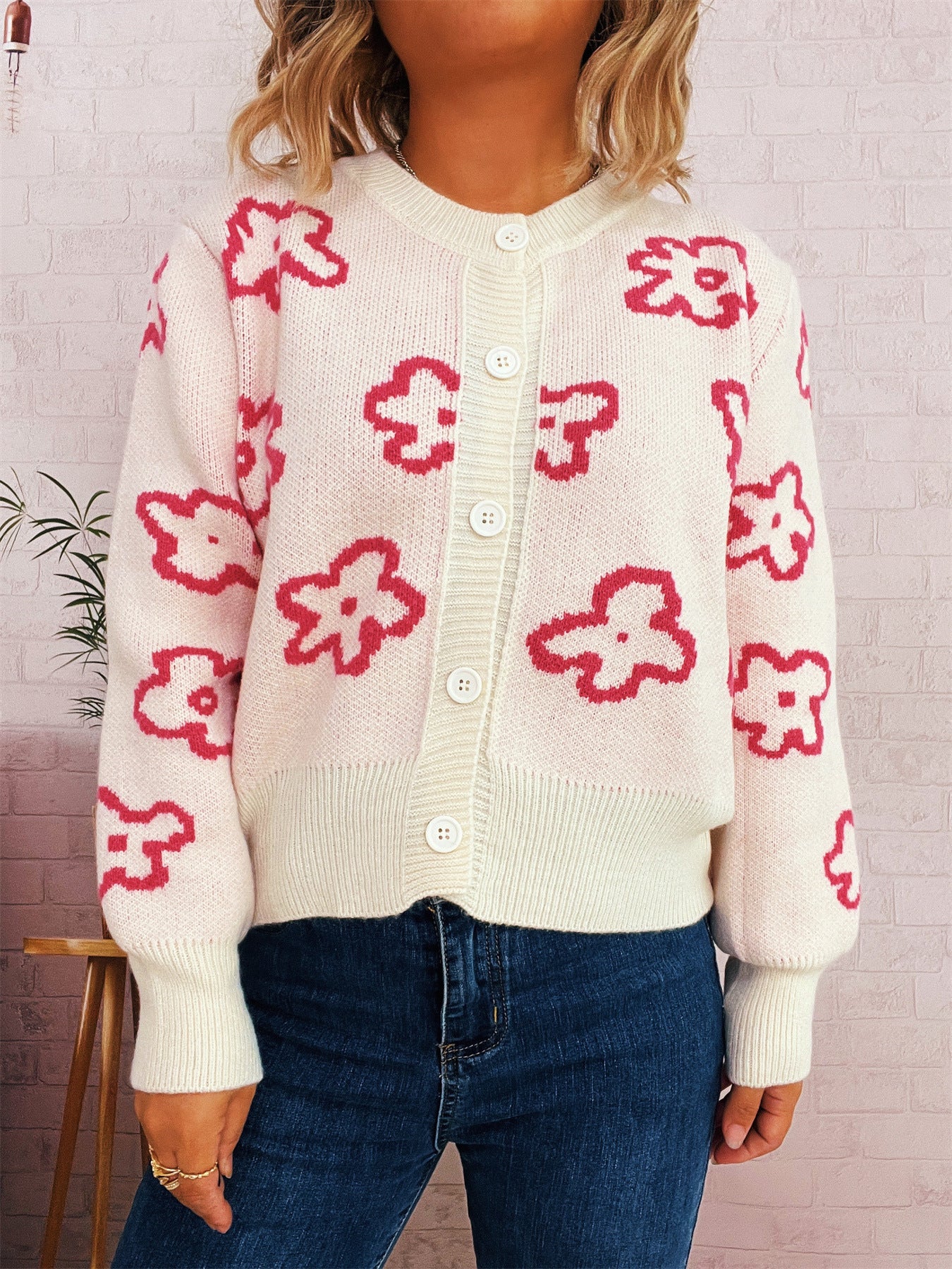 Dames cardigan avec motif floral et fermeture à boutons Chic und Stil