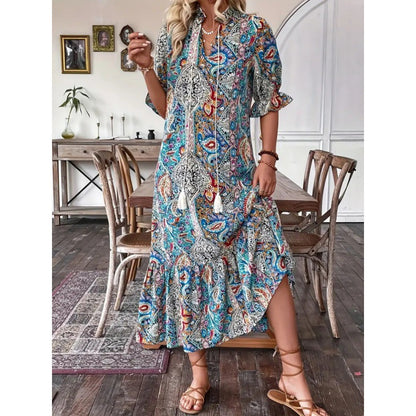 Robe maxi femme avec motif paisley ludique et détails volantés Chic und Stil