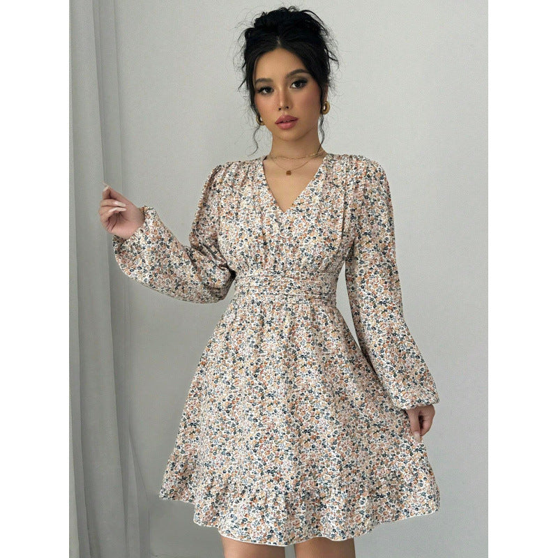 Robe mini ornée de fleurs pour femmes avec décolleté en V profond et manches volumineuses Chic und Stil