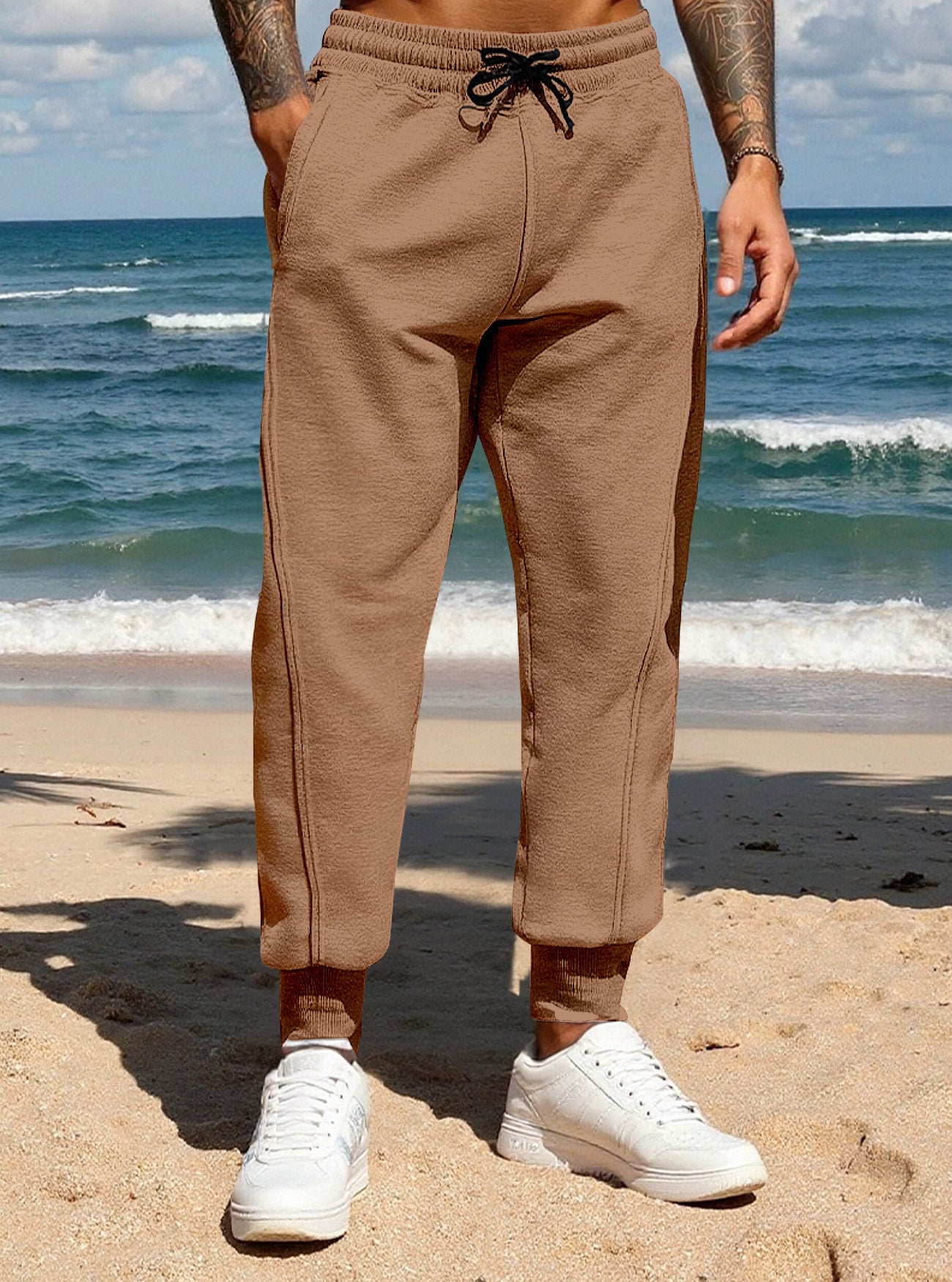 Casual sports pants for men with elastic waistband and practical side pockets Chic and Style