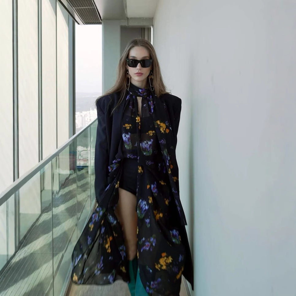 Robe maxi pour femme avec col montant élégant et design floral imprimé Chic und Stil