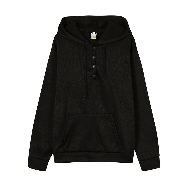 Pull à capuche pour femmes avec détails en bouton et poche kangourou pratique Chic und Stil