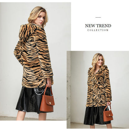 Veste en fausse fourrure pour femmes avec motif à rayures de tigre Chic und Stil