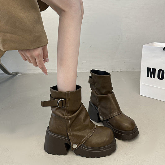 Bottes chunky tendance pour femmes avec sangle décorative et semelle stable Chic und Stil