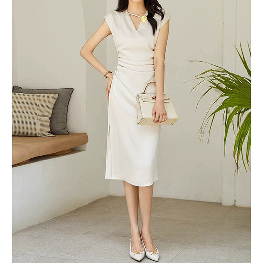 Robe midi élégante pour femme avec un décolleté unique Chic und Stil