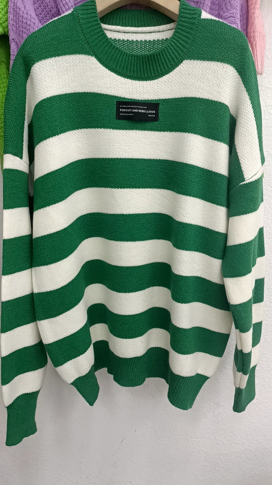 Pull confortable pour femmes avec de larges rayures et un matériau doux Chic und Stil