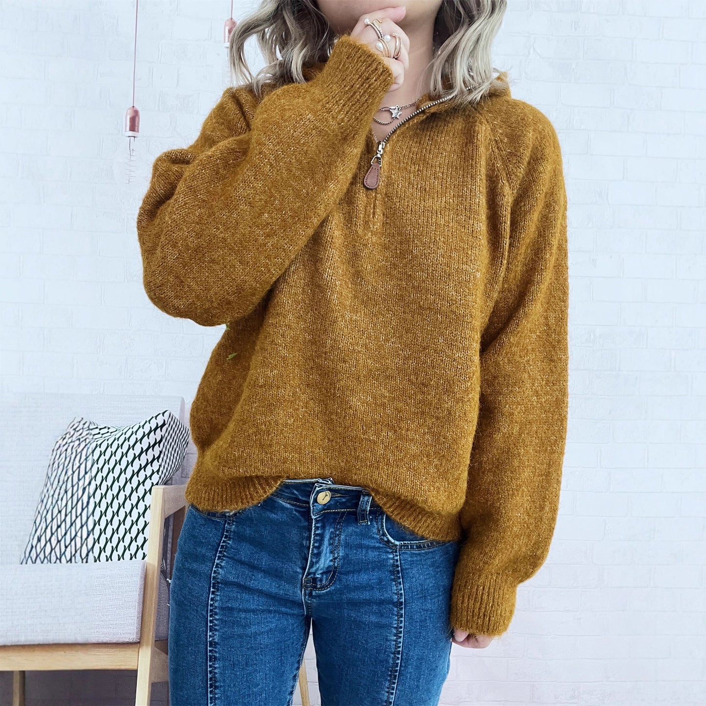 Dames pull à capuche douillet avec zip et design côtelé moderne Chic und Stil