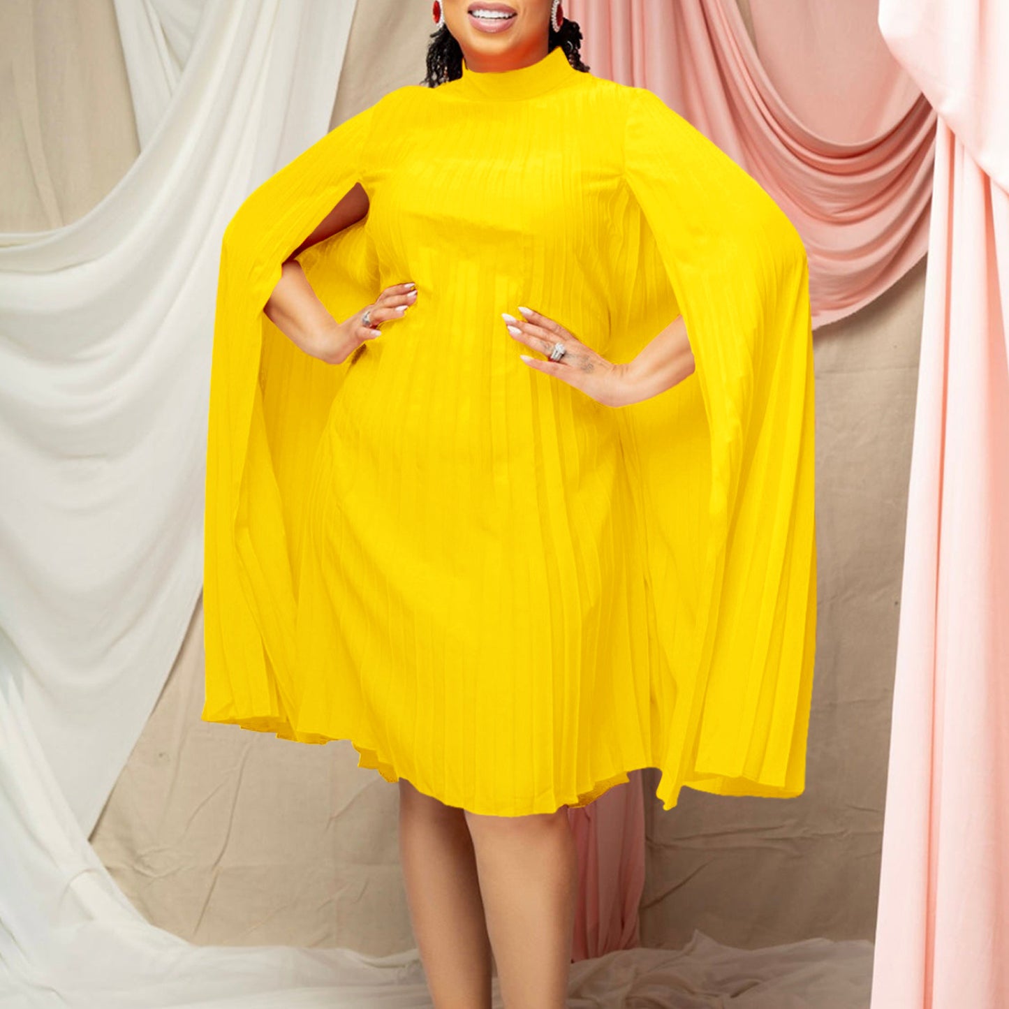 Robe cape plissée pour dames avec col montant et manches longues Chic und Stil