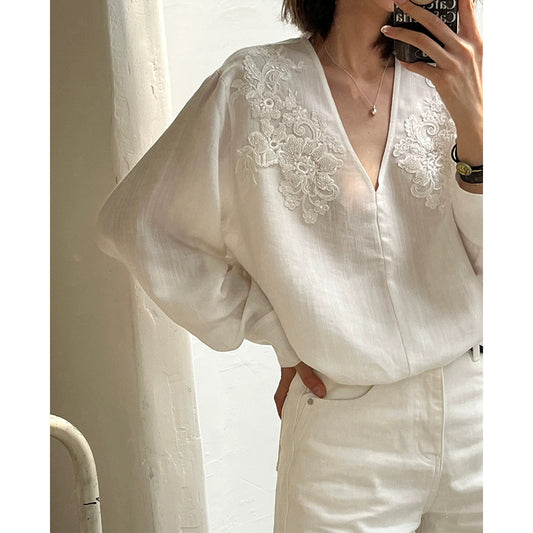 Blouse à col en V brodé Chic und Stil pour femmes