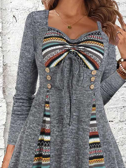 Robe pour femmes avec miroir de motif unique et taille ornée de boutons Chic und Stil