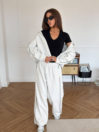 Women's comfortable hoodie and wide-leg sports pants with chic and stylish side accents