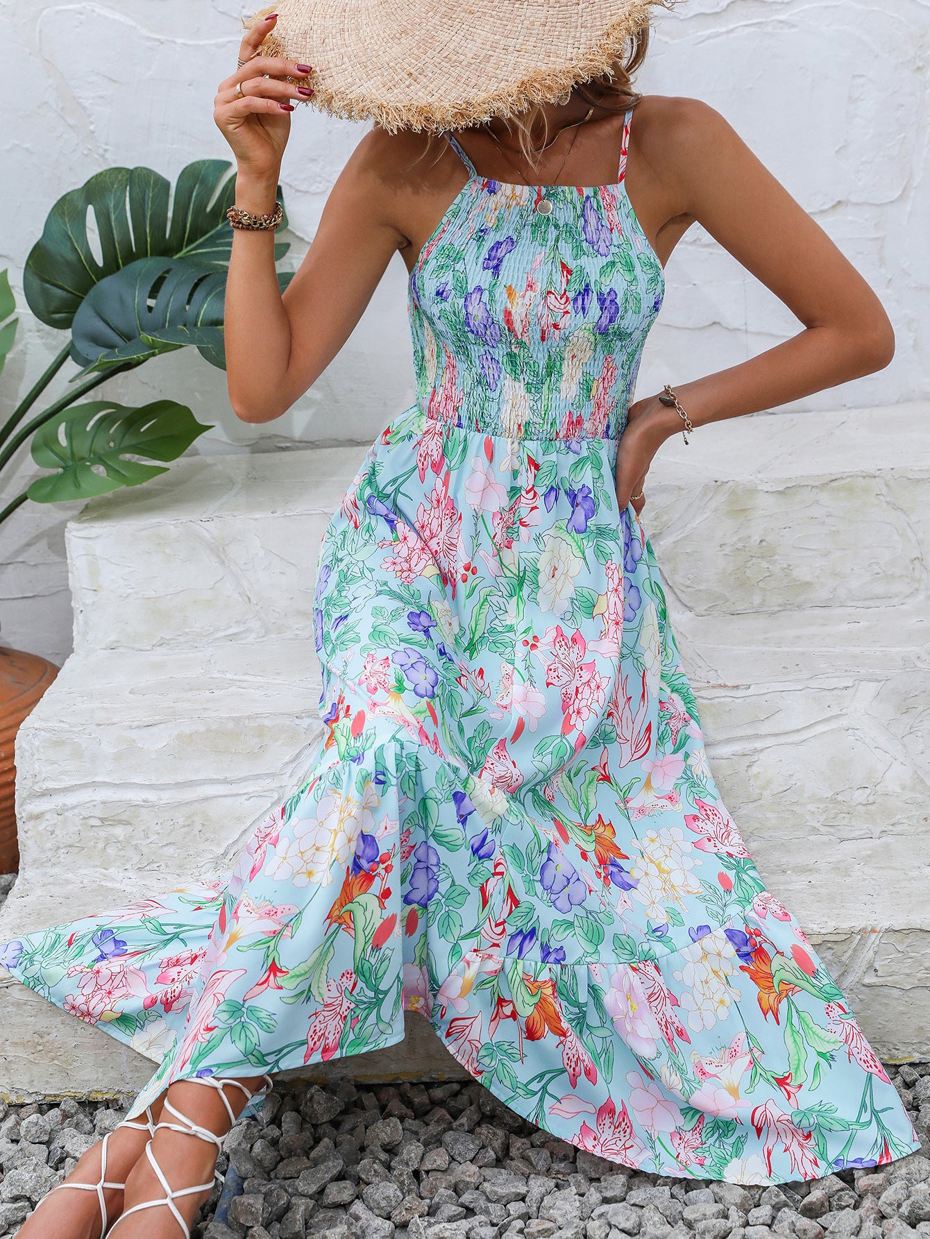 Robe maxi pour femmes avec design floral et bretelles spaghetti Chic und Stil
