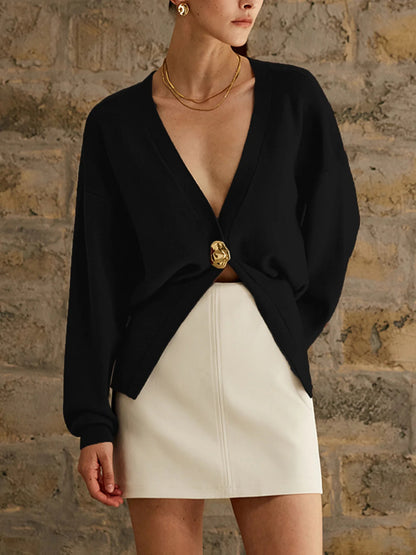 Cardigan en tricot élégant pour femmes avec décolleté en V profond et bouton décoratif Chic und Stil