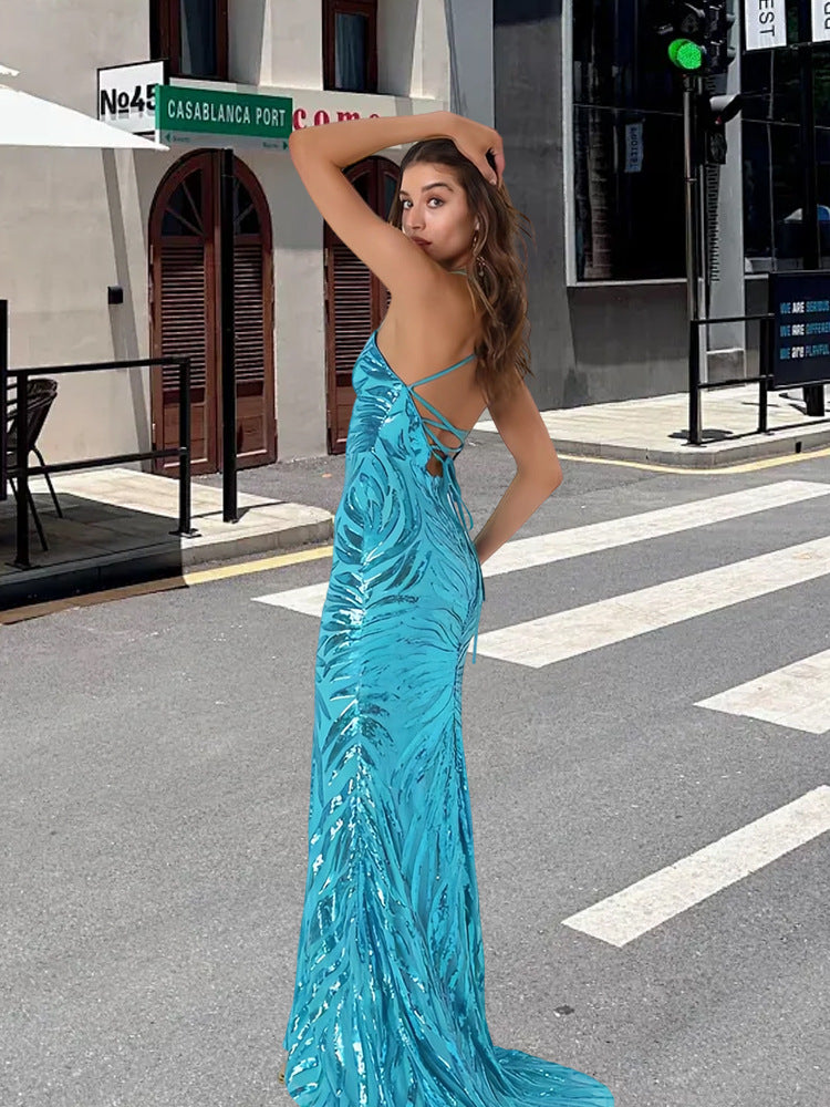 Robe de soirée glamour pour femmes avec un motif de sequins scintillants et un décolleté en V Chic und Stil