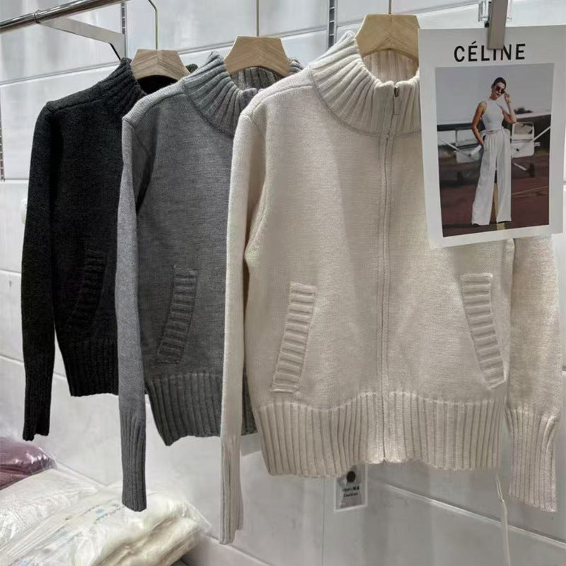 Pull en tricot pour femmes avec col montant haut et structure côtelée Chic und Stil