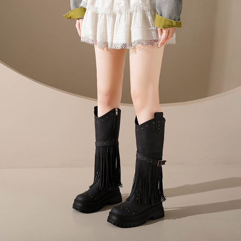 Bottes au-dessus du genou pour femmes avec un design frangé à la mode et un profil robuste Chic und Stil