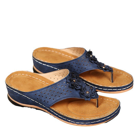 Sandales à brides pour dames avec une élégante application florale et un soutien de pied anatomique Chic und Stil