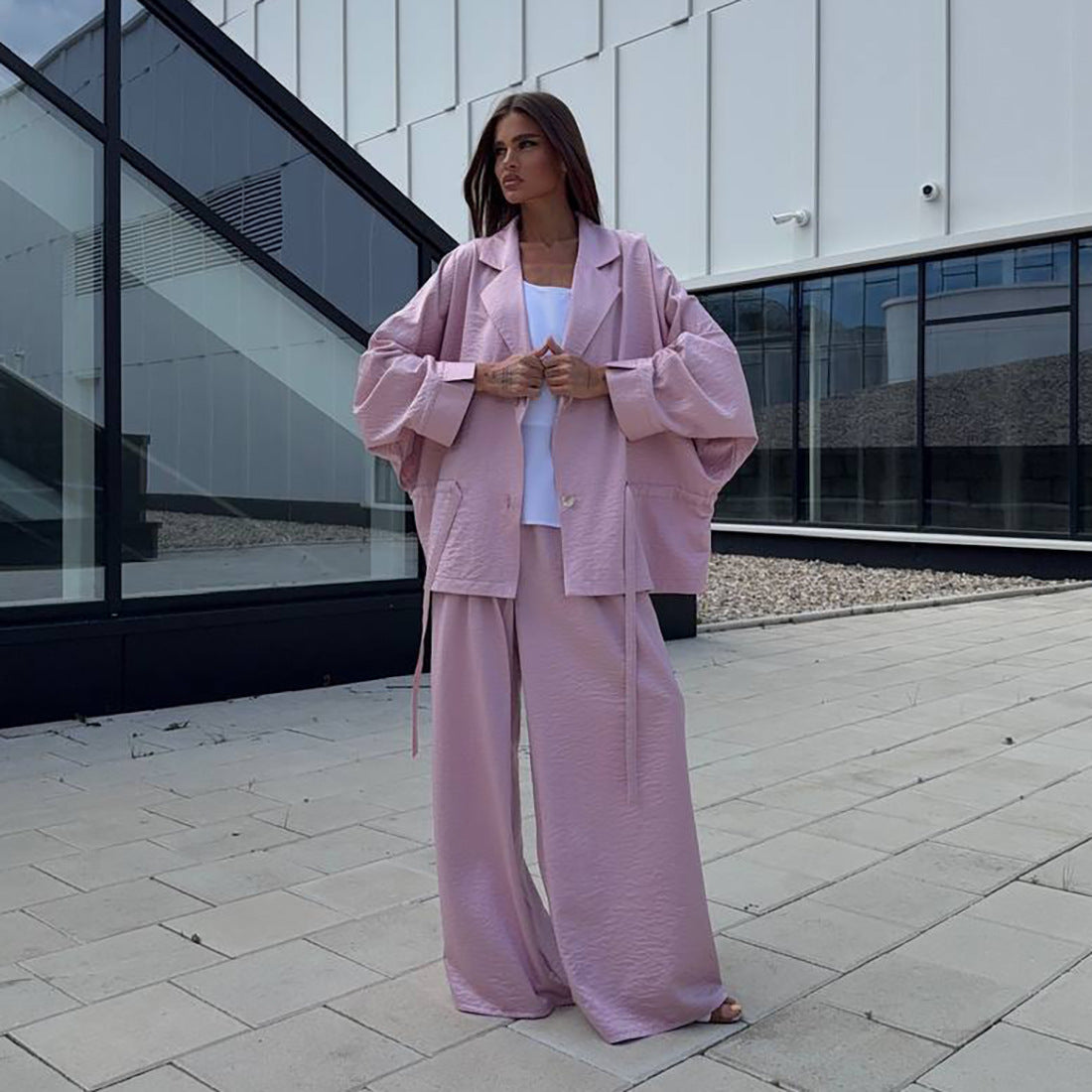 Oversized jacket for women with wide sleeves and matching pants Chic und Stil