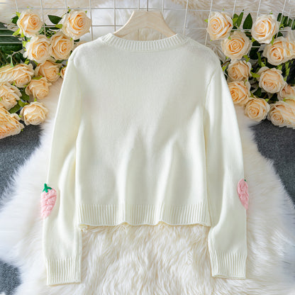 Pull en tricot pour femmes avec des applications de fraises et une coupe décontractée Chic und Stil