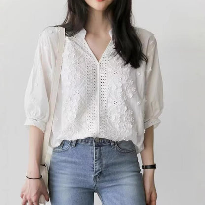 Chemisier femme avec détail brodé et ligne de boutons Chic und Stil