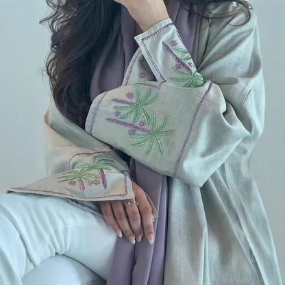 Dames élégante veste Kaftan avec des détails de broderie élaborés Chic und Stil