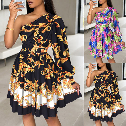 Robe mini asymétrique à fleurs Chic und Stil pour femmes