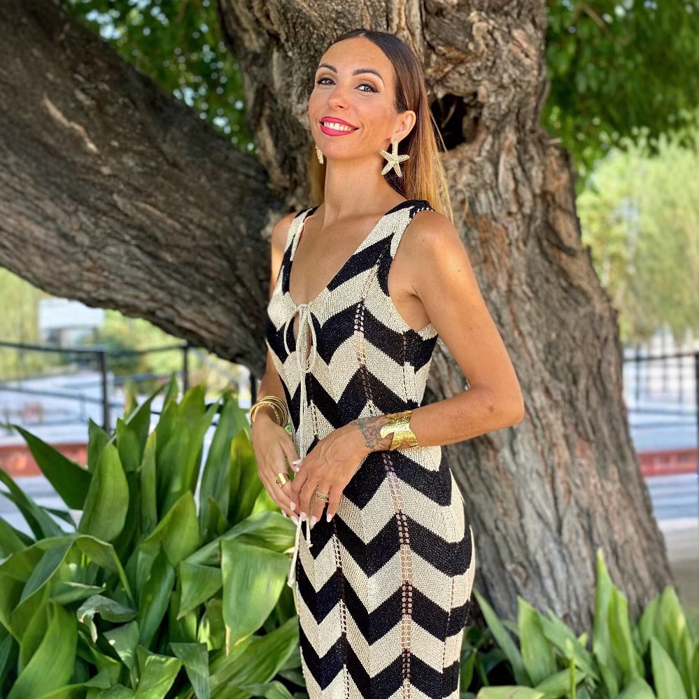 Robe maxi pour dames avec un élégant motif en zigzag et un laçage raffiné Chic und Stil