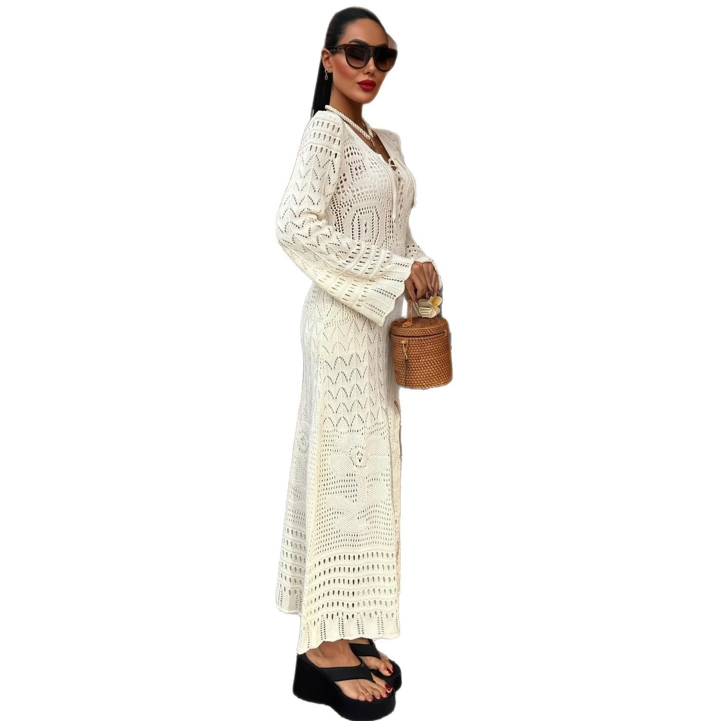 Robe en tricot pour femmes avec un design en dentelle raffiné et un décolleté en V profond Chic und Stil