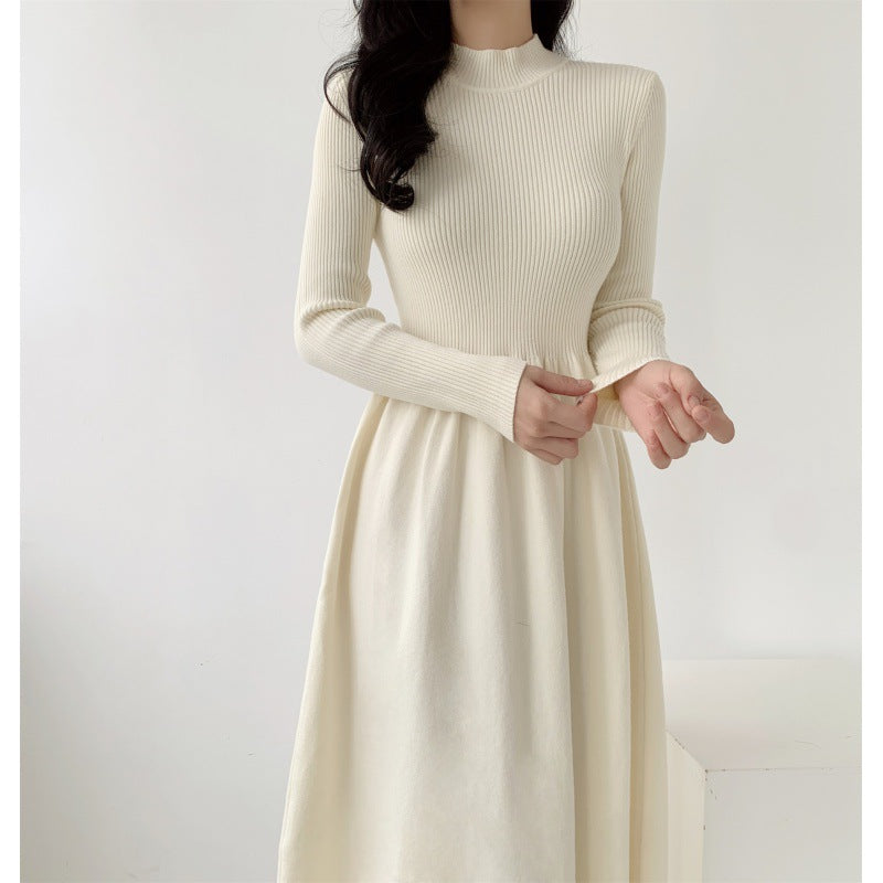Robe tricotée élégante pour femmes avec col haut et jupe fluide Chic und Stil