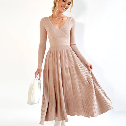 Femmes Élégante robe portefeuille avec des détails plissés Chic und Stil