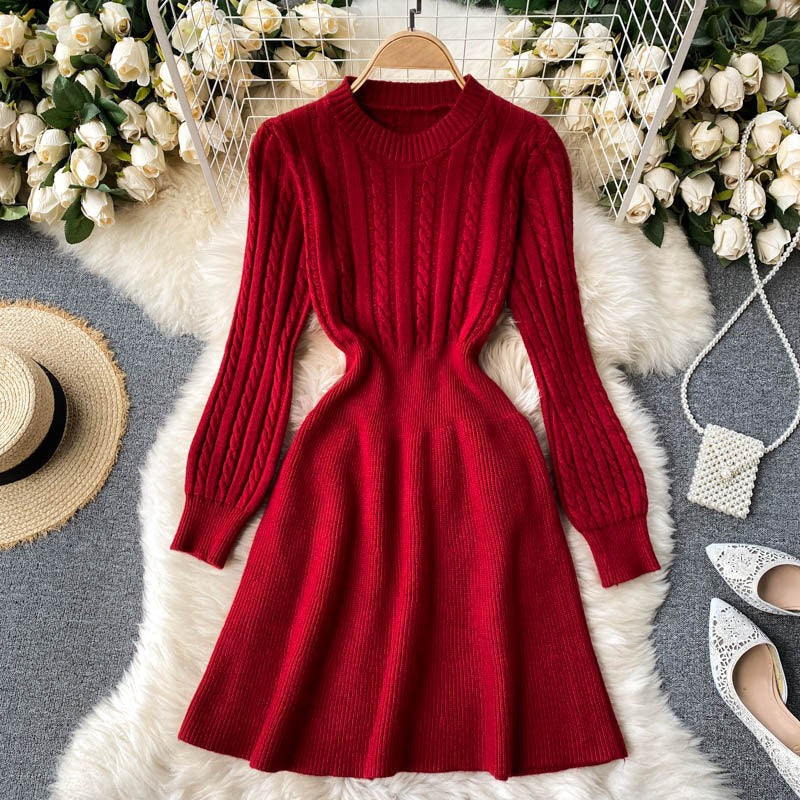 Robe en tricot pour femmes avec motif en relief et coupe cintrée Chic und Stil