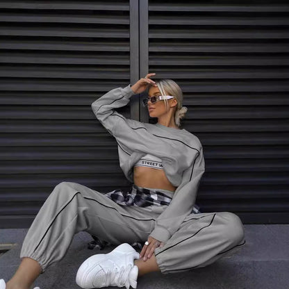 Urban sporty loungewear set for women with cropped sweatshirt and elastic pants Chic and Style