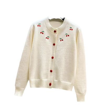 Dames cardigan ludique avec cerises brodées et boutons rouges Chic und Stil
