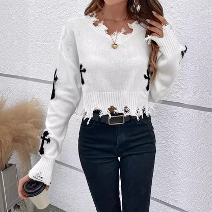 Short pullover for women with decorative crossover patterns Chic und Stil