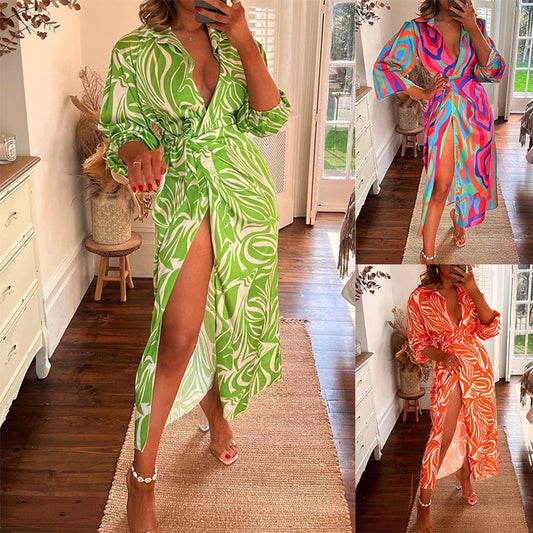 Robe maxi femme avec un élégant design floral et une fente flatteuse Chic und Stil